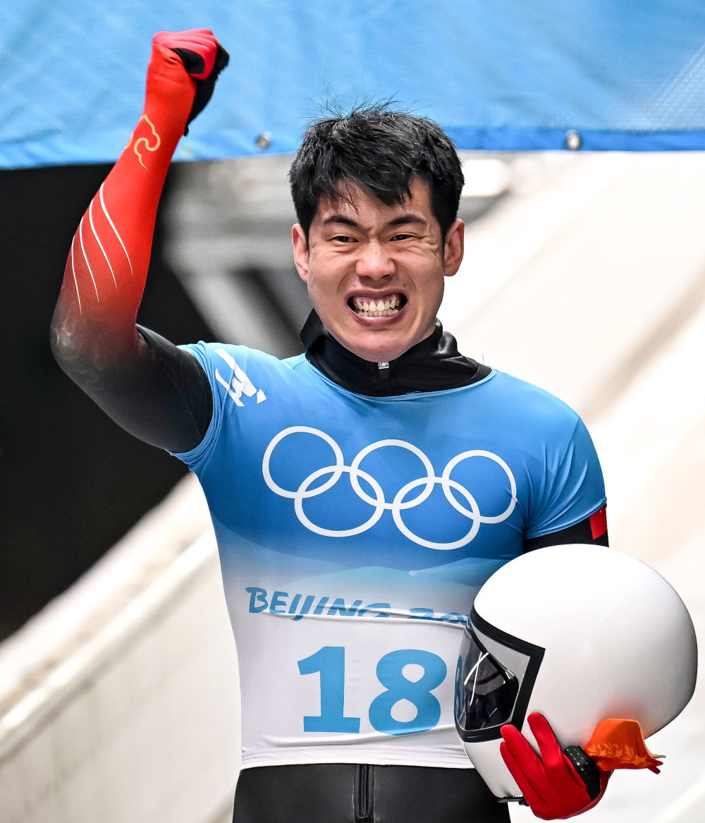 镜观·回响丨冰雪闪耀 映照澎湃中国(图3)