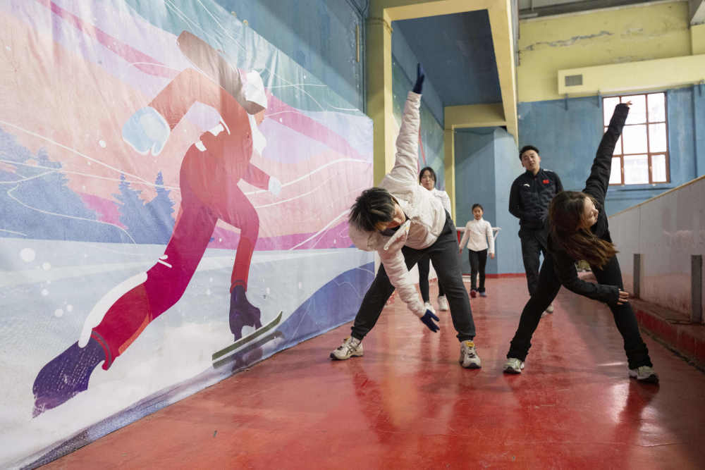 镜观·回响丨冰雪闪耀 映照澎湃中国(图7)