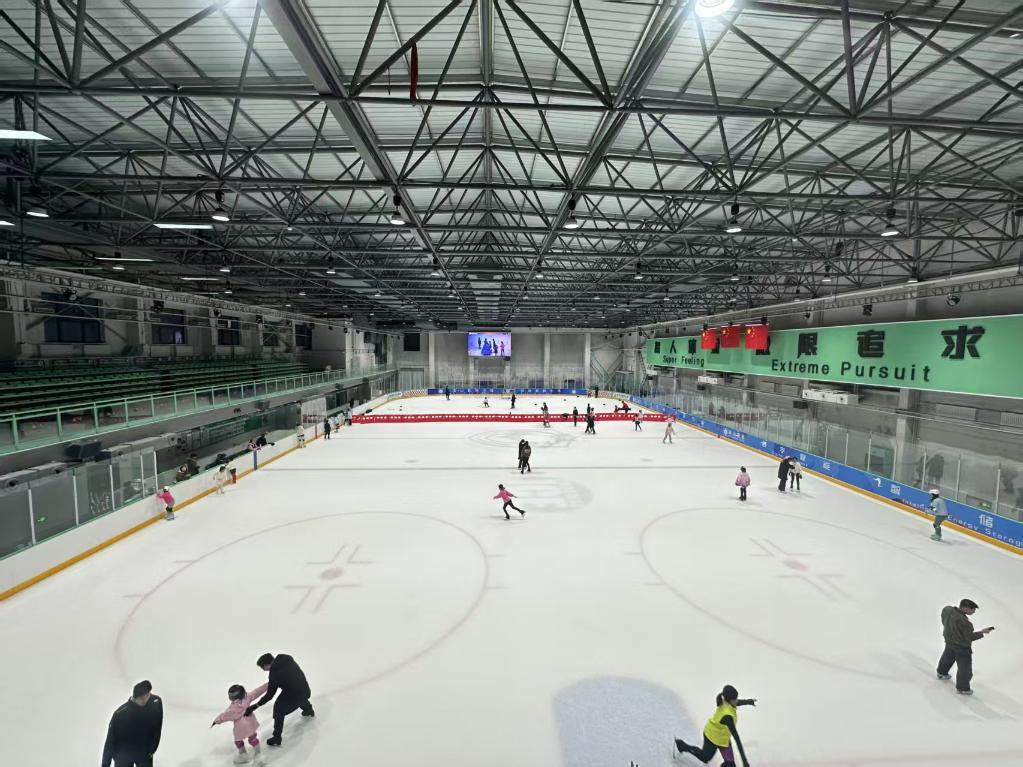 球盟会入口：习关切事丨热力全开！奔向万亿冰雪大市场——冰雪经济高质量发展新实践之二(图1)