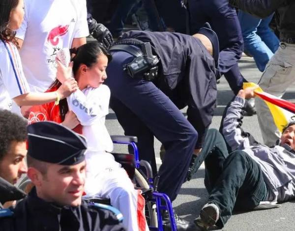 作为一个中国人应该挺直腰杆不应屈从于“”压力-李洹(图3)