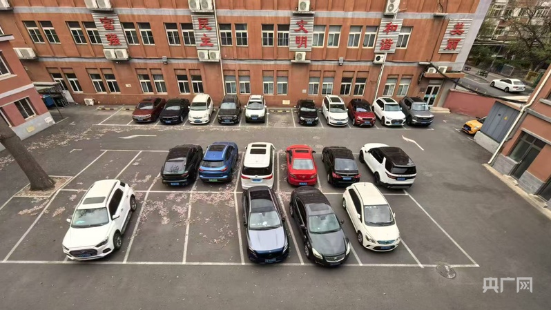 北京石景山区为市民提供9369个免费停车位(图1)