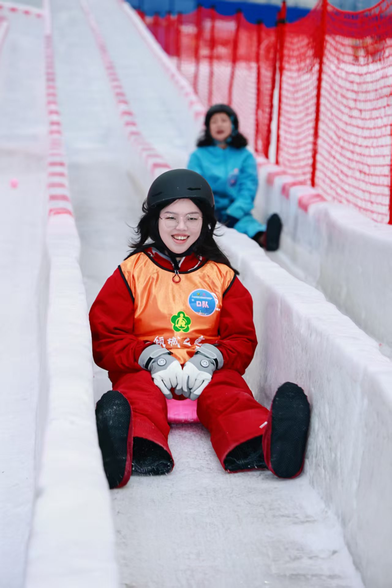 冰雪筑梦 爱满蓉城 第九届中国残疾人冰雪运动季大众嘉年华南方主场活动在成都市都江堰启幕(图1)