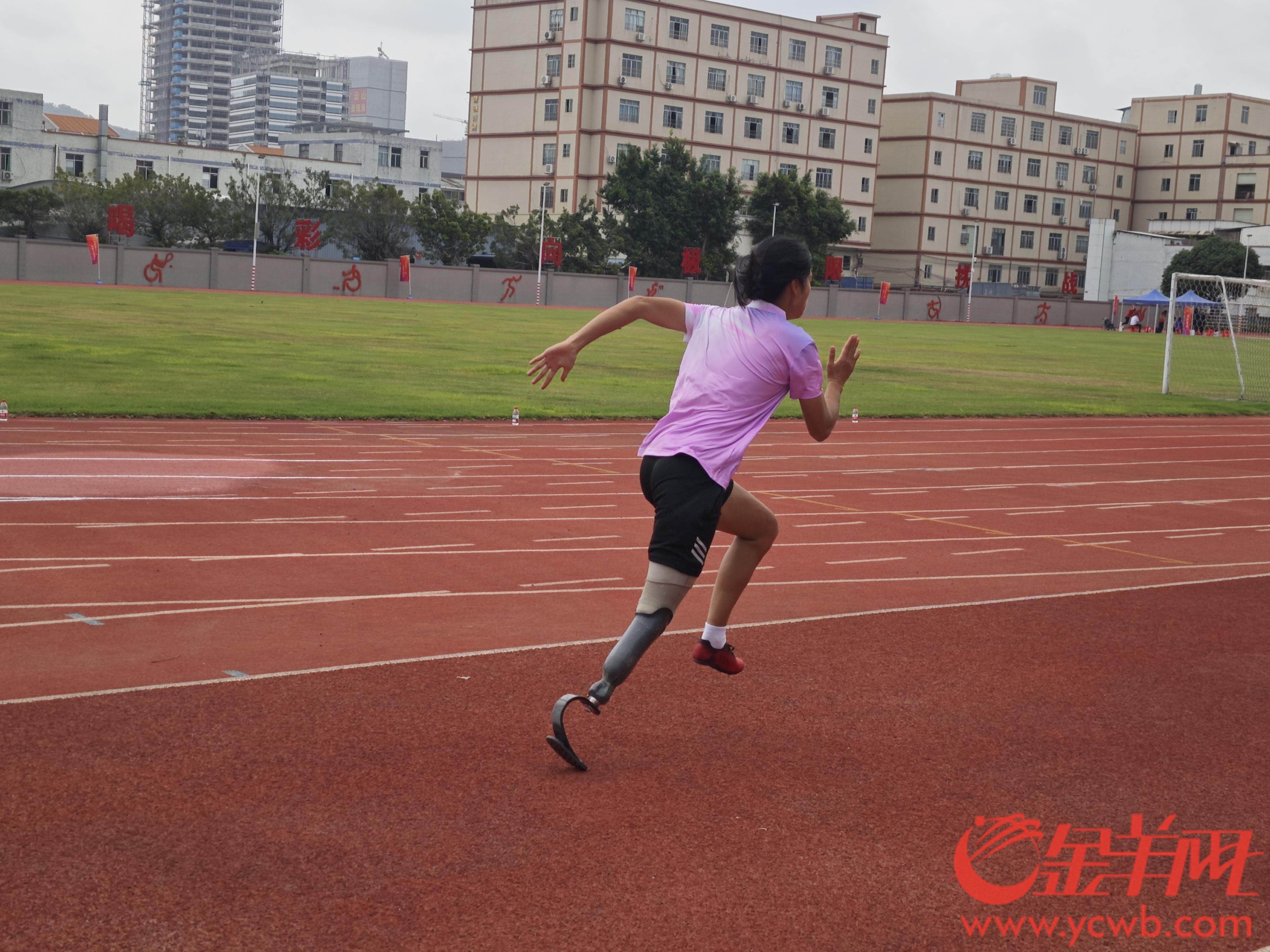 【视频】60岁老将百米短跑！广州市第十二届残运会开幕(图4)