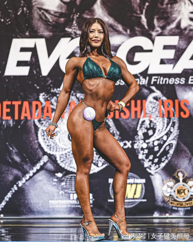 丰腴饱满的高颜值日本筋肉美人--Ayaka；身材颜值都是极品配置！(图7)