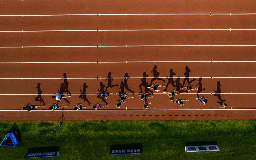河南安阳：“奔跑吧·少年”2025年河南省青少年田径冠军赛拉开序幕(图1)