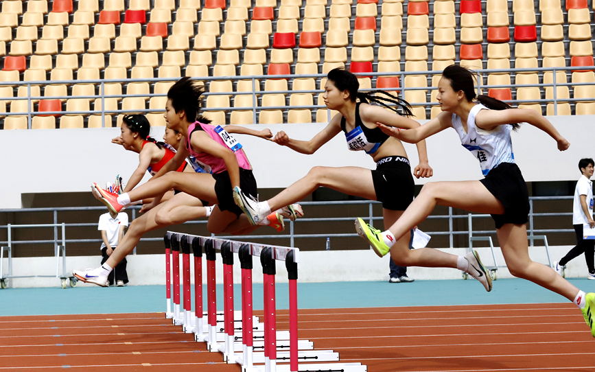 河南安阳：“奔跑吧·少年”2025年河南省青少年田径冠军赛拉开序幕(图2)