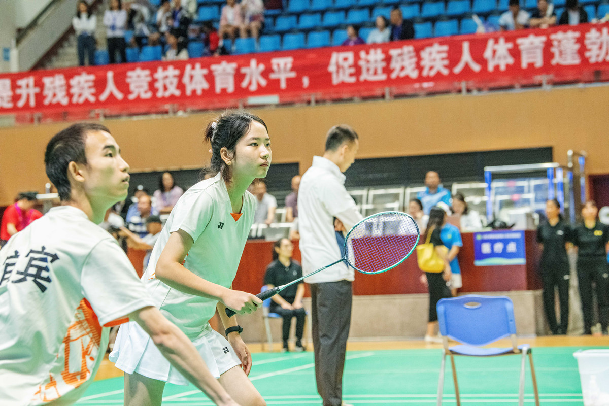 球盟会：四川省2025年残疾人羽毛球锦标赛在德阳举行(图3)