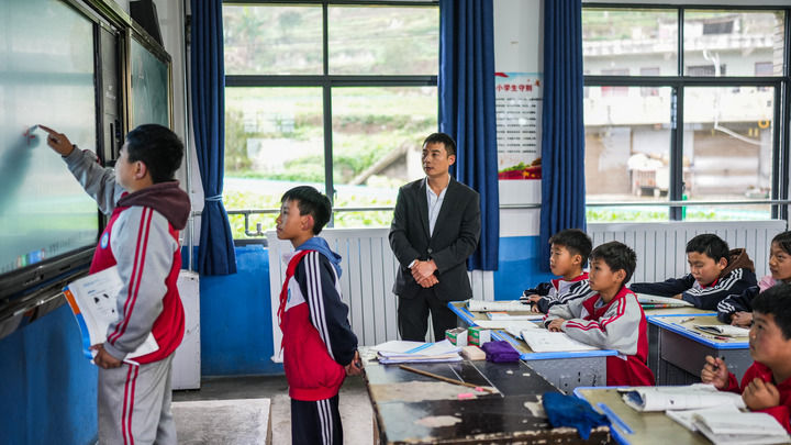 “孩子们成长得更好是我们最大的心愿”——以习为核心的党中央关心少年儿童成长和少先队工作纪实(图5)