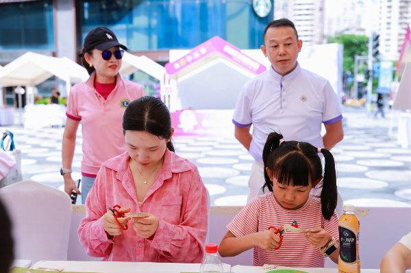 球盟会入口：深圳节日大道举办福田区残疾人非遗艺术推广活动及创意市集(图4)
