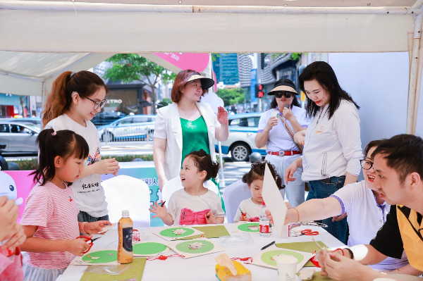 球盟会入口：深圳节日大道举办福田区残疾人非遗艺术推广活动及创意市集(图3)
