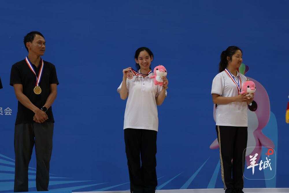 球盟会入口：全国残特奥会旱地冰壶（大众）测试赛在穗开赛“冰上围棋”火热竞技(图3)