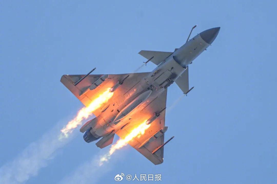 人民日报报告文学歼—10诞生记：龙腾东方(图2)