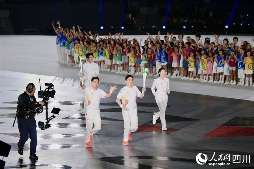 球盟会：成都世运会开幕 点燃火炬方式创世运历史(图2)