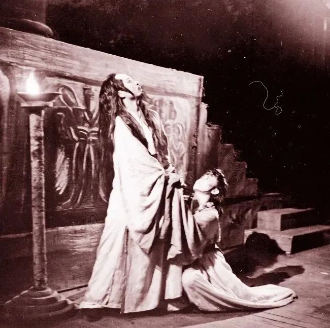 钧正平：如烽火如武器那些激荡人心的作品里蕴含着抗战胜利的强大力量