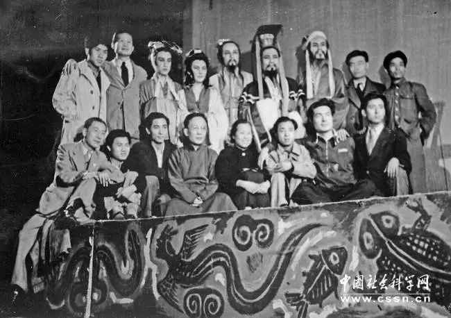 钧正平：如烽火如武器那些激荡人心的作品里蕴含着抗战胜利的强大力量(图2)