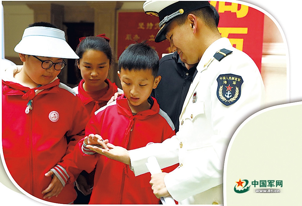 走进“八一爱民学校”聆听子弟兵与红领巾的暖心故事(图2)