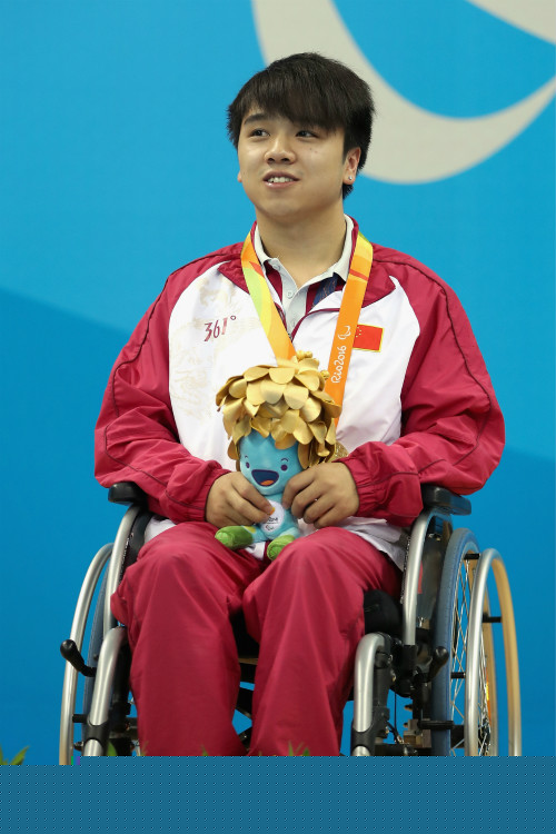 我省首支听障人士桨板队与普通选手同场竞技 无声世界里他们划出有力桨声