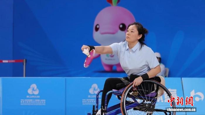 轮椅上的羽球梦想：拼搏与热爱同在