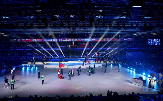 “中国红”在多洛米蒂群峰间闪耀——米兰冬残奥会中国体育代表团综述