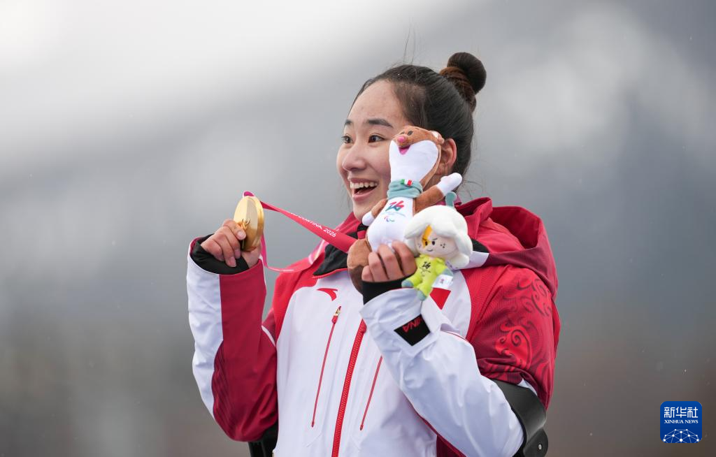 冬残奥会——高山滑雪女子回转（坐姿）：张雯静夺冠(图12)