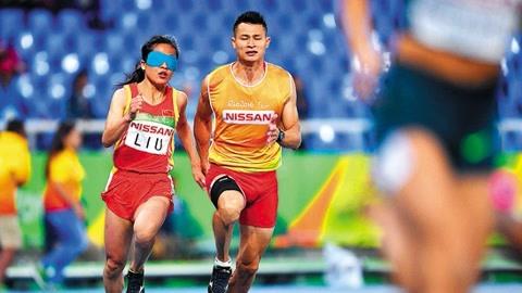 欧美大牌明星同款：时尚圈的新宠